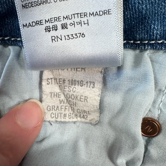 Mother • The Looker Distressed Skinny Jeans in Graffiti Girl - Picture 12 of 16